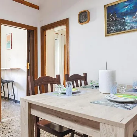 شقة Sunny Retreat